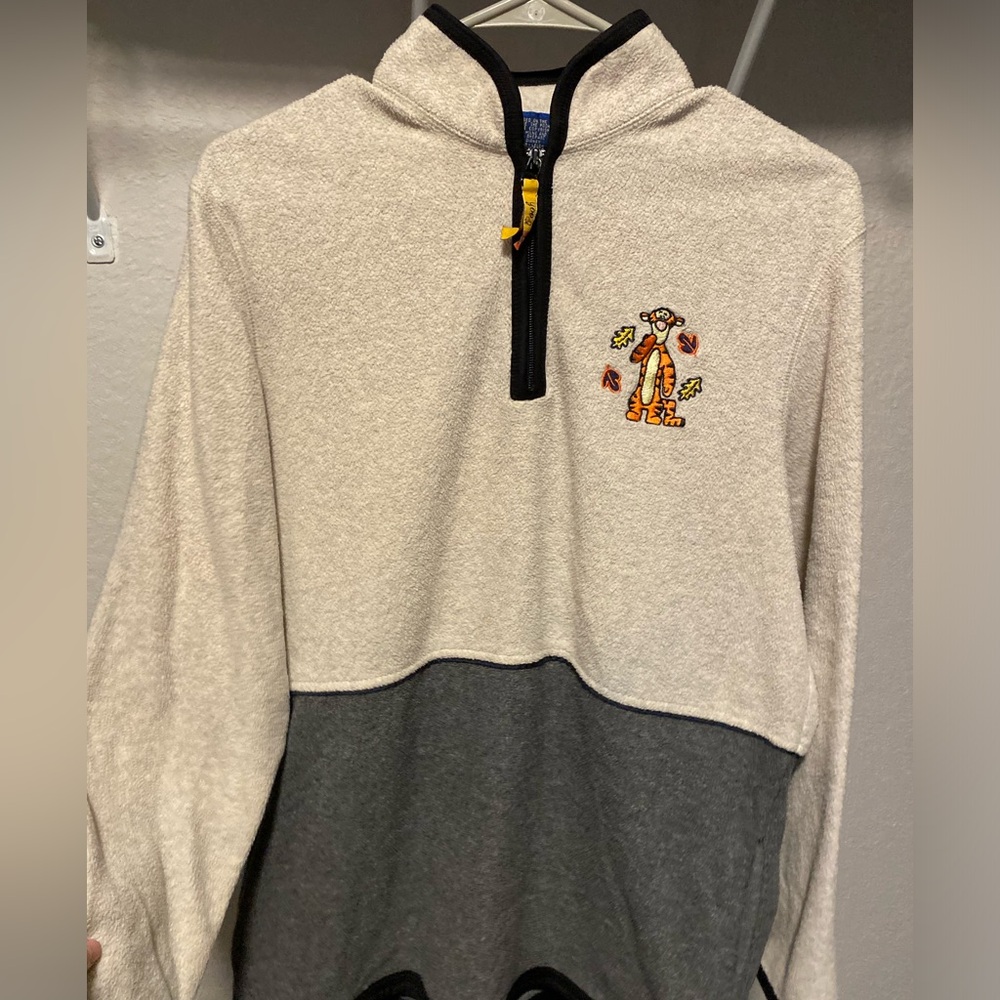 Tigger pullover sweater